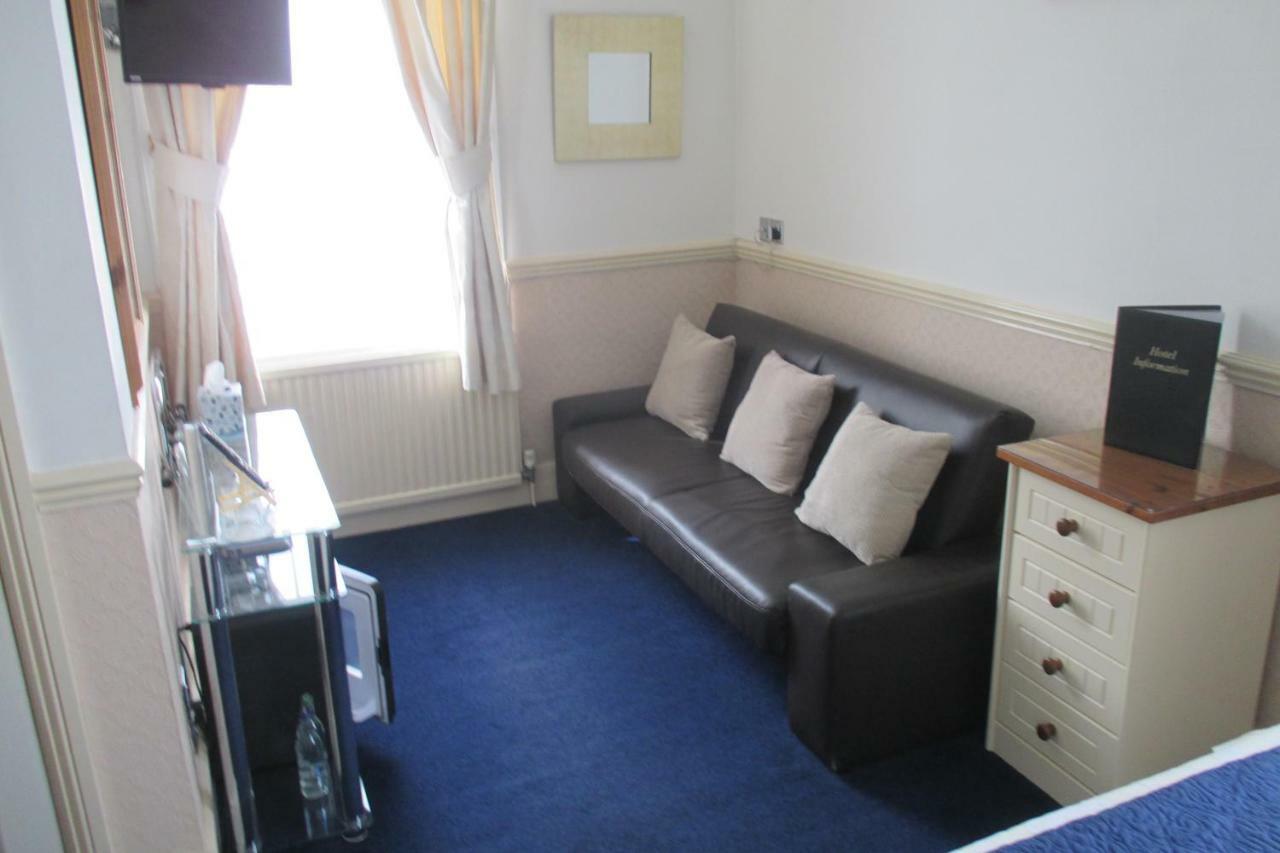 Crown Lodge Torquay Esterno foto