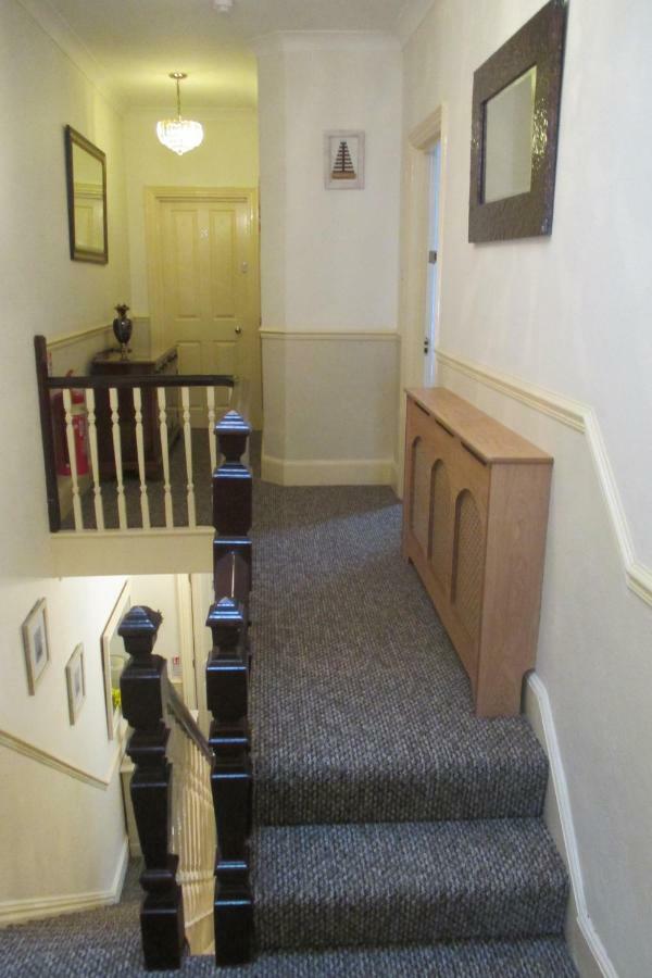 Crown Lodge Torquay Esterno foto