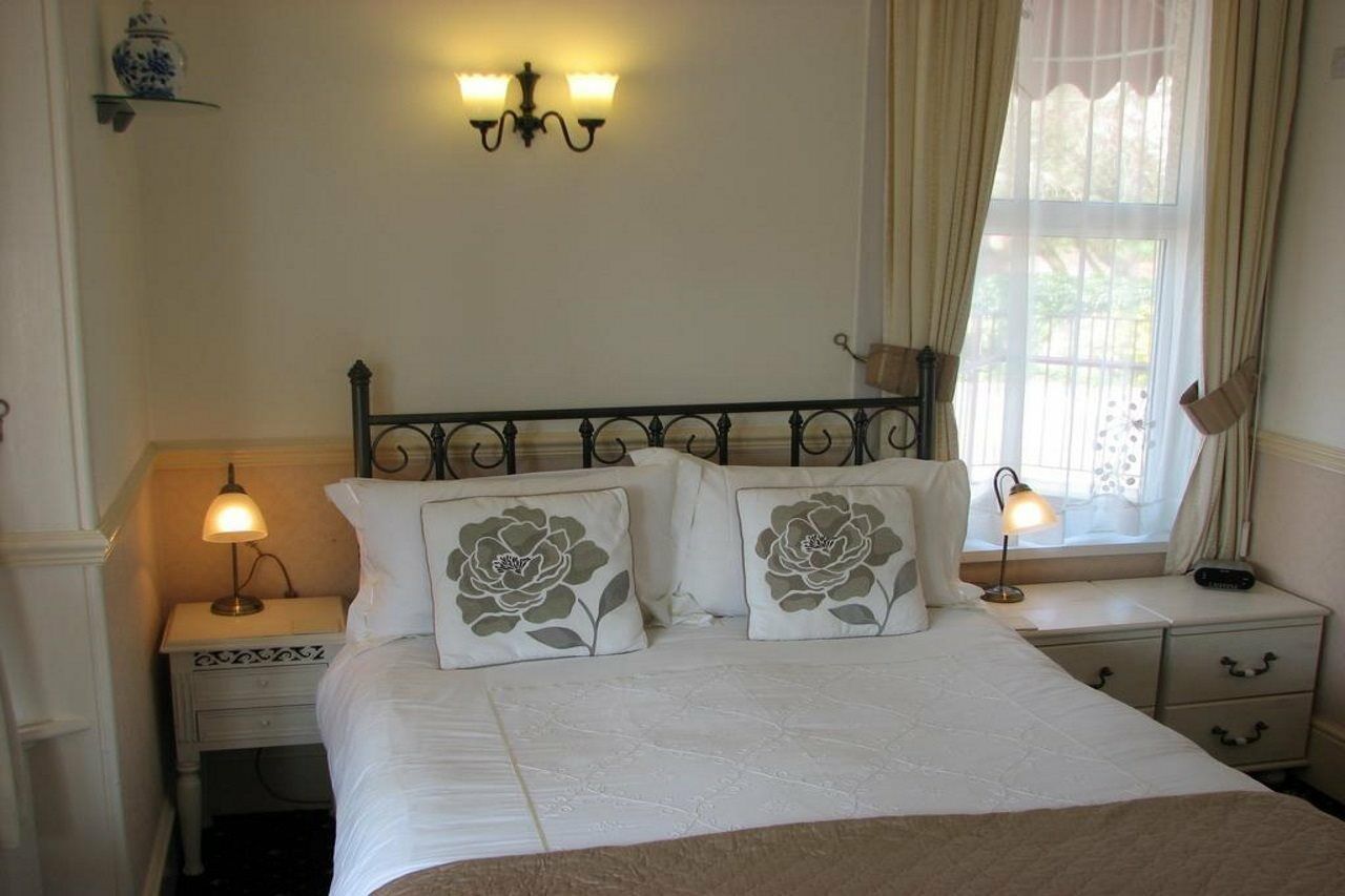 Crown Lodge Torquay Esterno foto